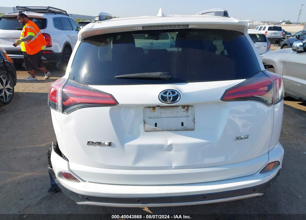 2016 TOYOTA RAV4 XLE VIN: 2T3WFREV4GW280187
