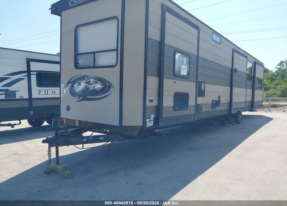 2017 FOREST RIVER CHEROKEE 39BF VIN: 4X4TCKR29HX126410
