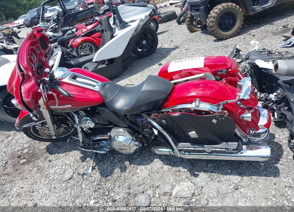 2011 HARLEY-DAVIDSON FLHTK VIN: 1HD1KEM15BB626387