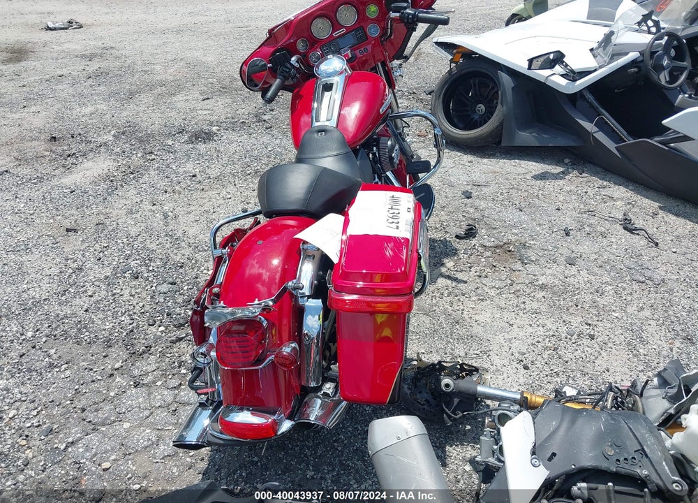 2011 HARLEY-DAVIDSON FLHTK VIN: 1HD1KEM15BB626387