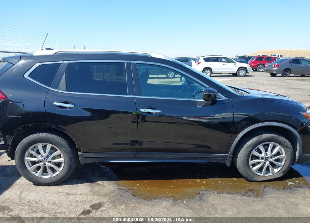 2018 NISSAN ROGUE SV VIN: KNMAT2MV6JP560062