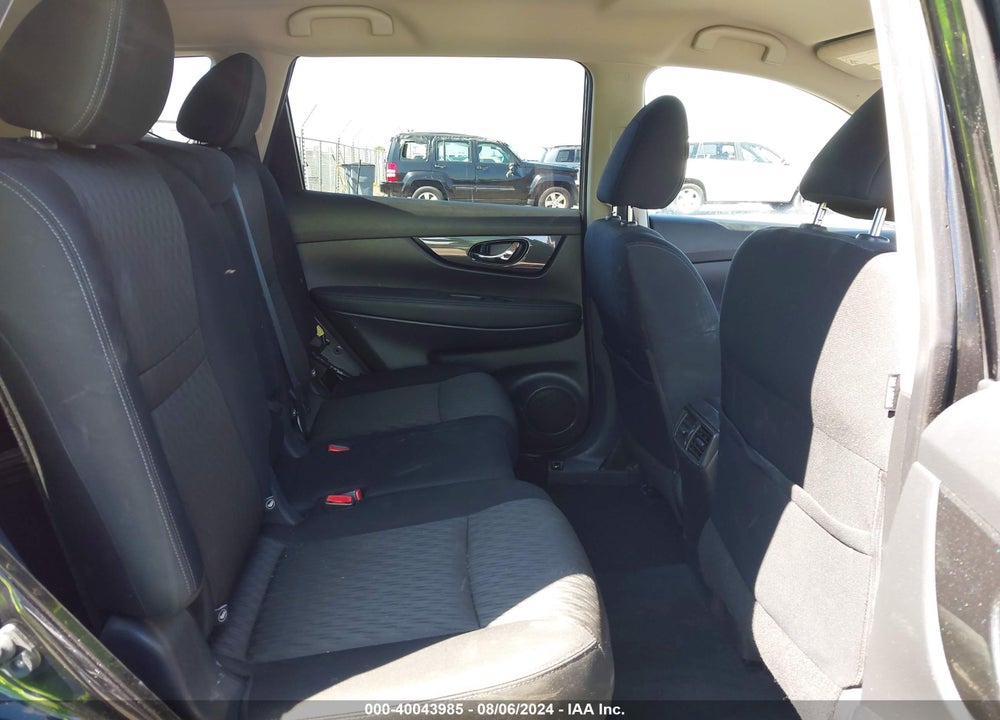 2018 NISSAN ROGUE SV VIN: KNMAT2MV6JP560062