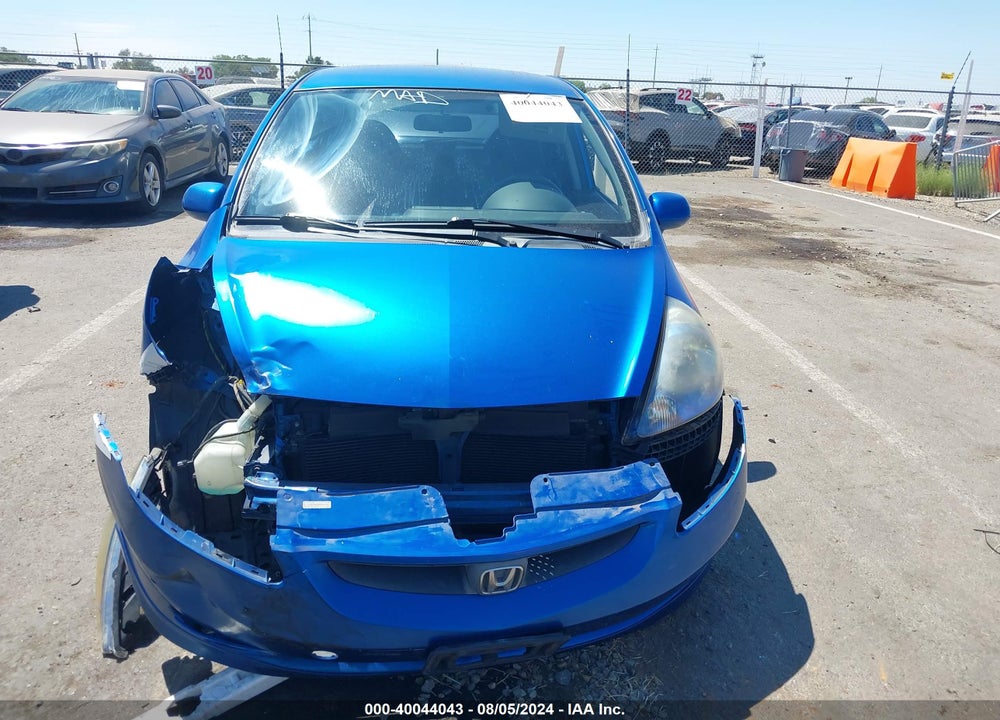 2008 HONDA FIT VIN: JHMGD38638S062732
