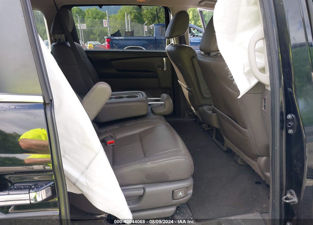 2015 HONDA ODYSSEY EX-L VIN: 5FNRL5H62FB128531