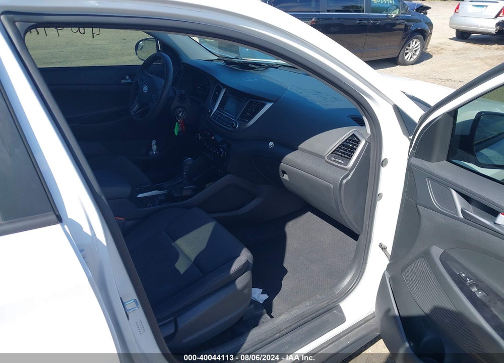 2017 HYUNDAI TUCSON SE/SE PLUS VIN: KM8J23A46HU342599