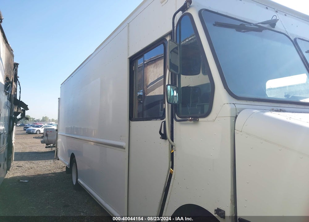 2011 WORKHORSE CUSTOM CHASSIS COMMERCIAL CHASSIS W42 VIN: 5B4KFD2D8B3445723