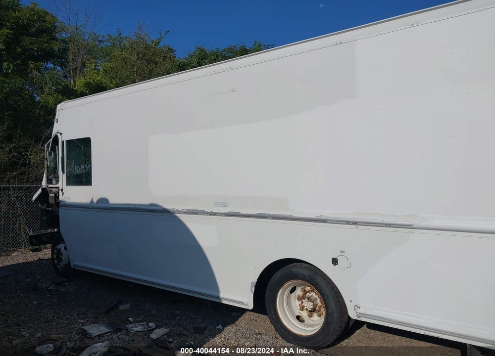 2011 WORKHORSE CUSTOM CHASSIS COMMERCIAL CHASSIS W42 VIN: 5B4KFD2D8B3445723