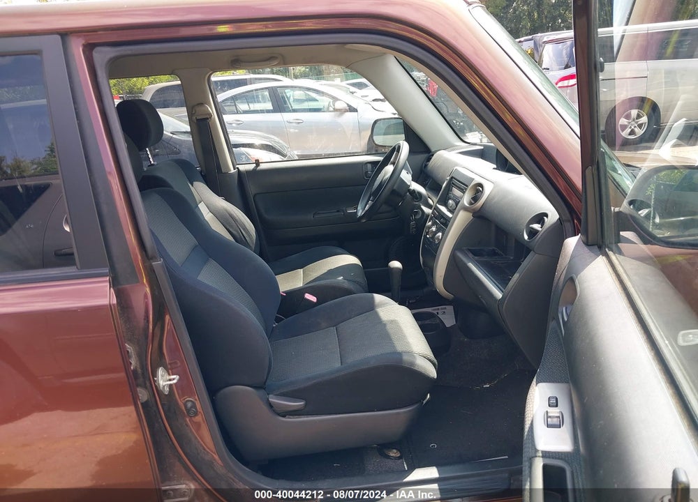 2006 SCION XB VIN: JTLKT324664125852