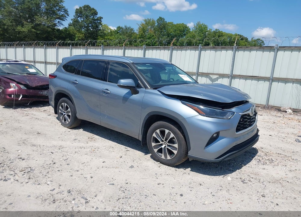 2021 TOYOTA HIGHLANDER XLE VIN: 5TDGZRBH6MS086381