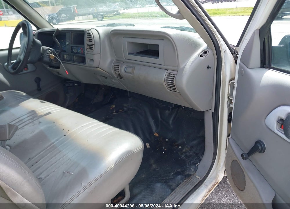 1998 GMC SIERRA 3500 HD SL VIN: 1GTHC33FXWF011654