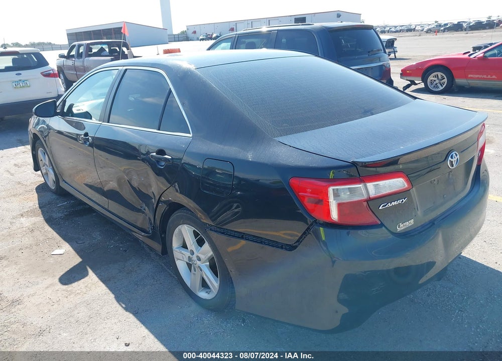 2013 TOYOTA CAMRY SE VIN: 4T1BF1FK5DU282622