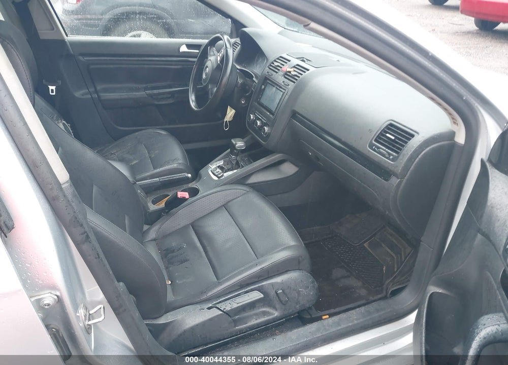2010 VOLKSWAGEN JETTA SE VIN: 3VWRZ7AJ8AM007755