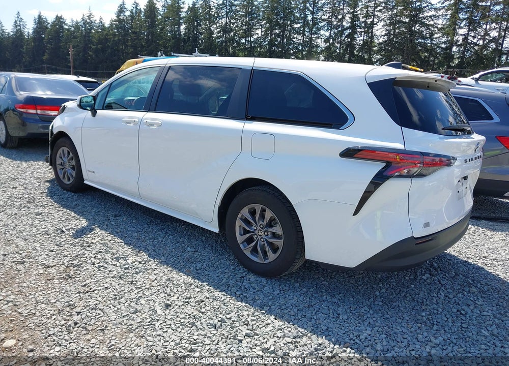 2021 TOYOTA SIENNA LE VIN: 5TDKRKEC6MS046321