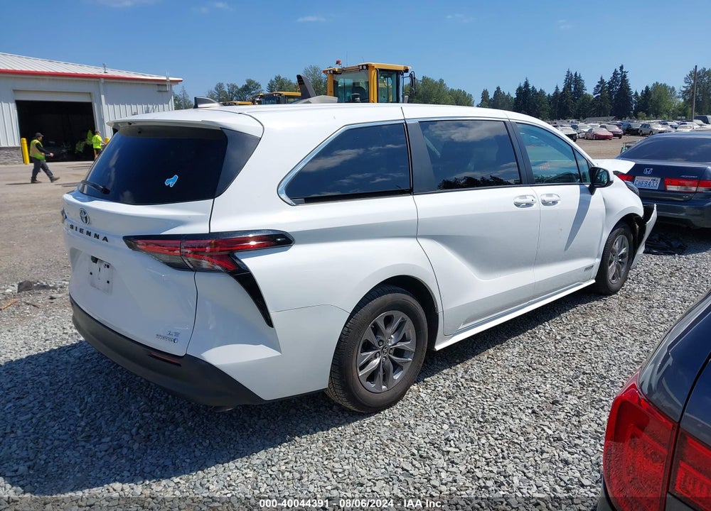 2021 TOYOTA SIENNA LE VIN: 5TDKRKEC6MS046321