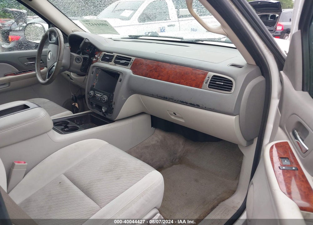 2009 CHEVROLET SUBURBAN 2500 LT1 VIN: 1GNGK56K29R227043