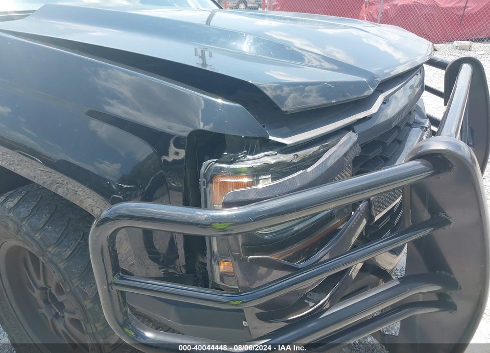 2018 CHEVROLET SILVERADO 1500 LT VIN: 1GCRCREC4JZ160000