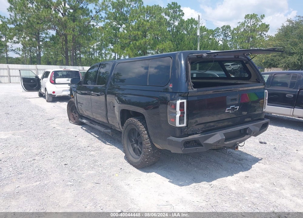 2018 CHEVROLET SILVERADO 1500 LT VIN: 1GCRCREC4JZ160000
