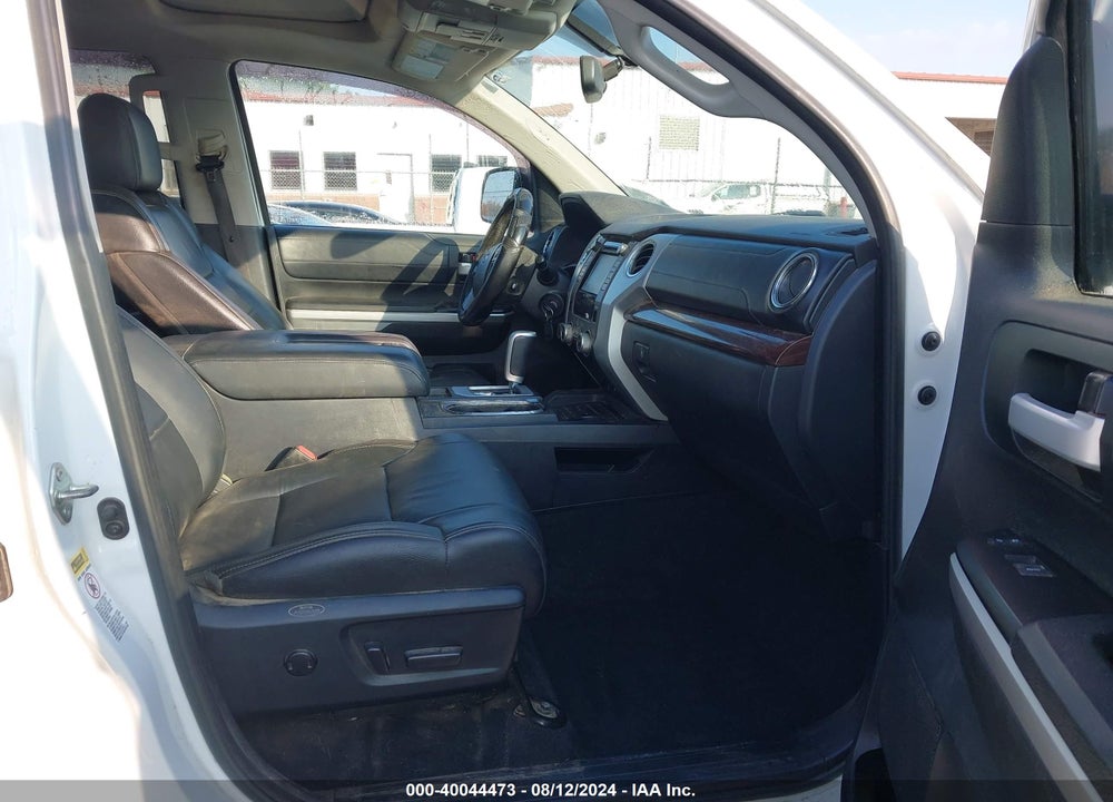 2017 TOYOTA TUNDRA LIMITED 5.7L V8 VIN: 5TFHW5F15HX640769
