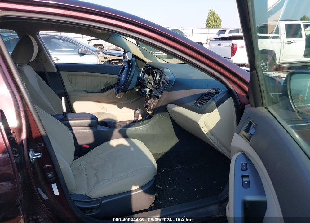 2012 KIA OPTIMA LX VIN: 5XXGM4A77CG005673