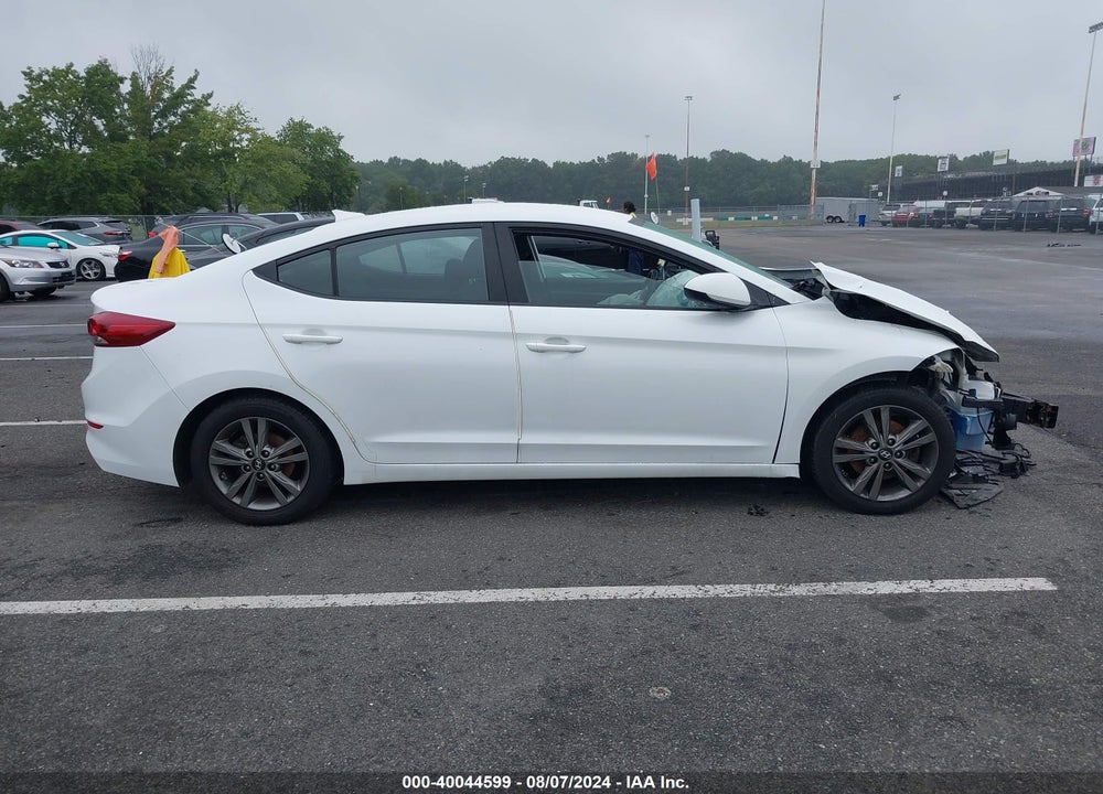 2018 HYUNDAI ELANTRA SEL VIN: 5NPD84LF4JH260293