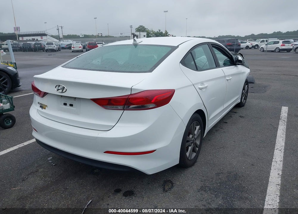 2018 HYUNDAI ELANTRA SEL VIN: 5NPD84LF4JH260293