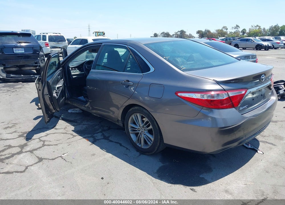 2015 TOYOTA CAMRY SE VIN: 4T1BF1FK5FU011997