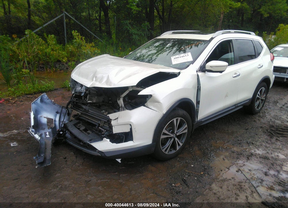 2017 NISSAN ROGUE SL VIN: 5N1AT2MV8HC879685