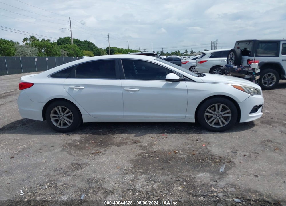 2016 HYUNDAI SONATA SE VIN: 5NPE24AFXGH329201