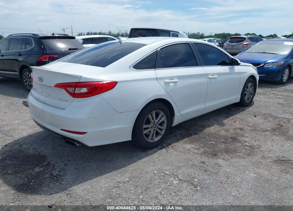 2016 HYUNDAI SONATA SE VIN: 5NPE24AFXGH329201