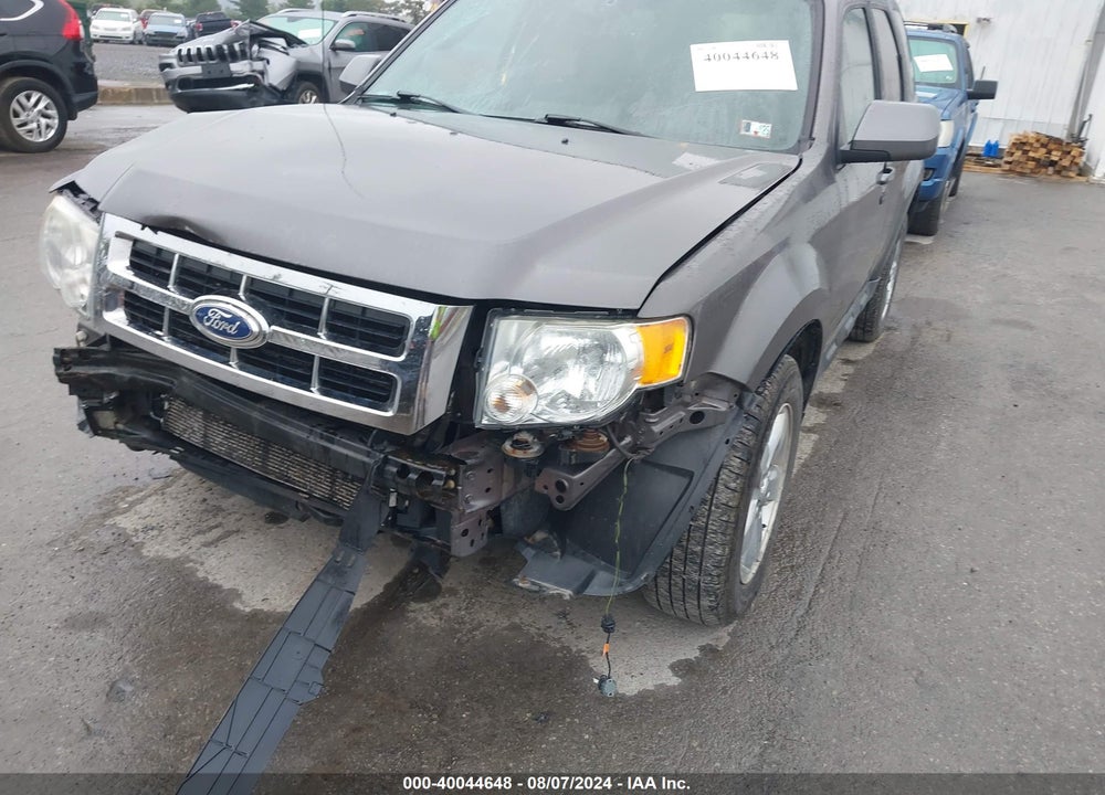 2011 FORD ESCAPE VIN: 1FMCU9EG1BKB38239