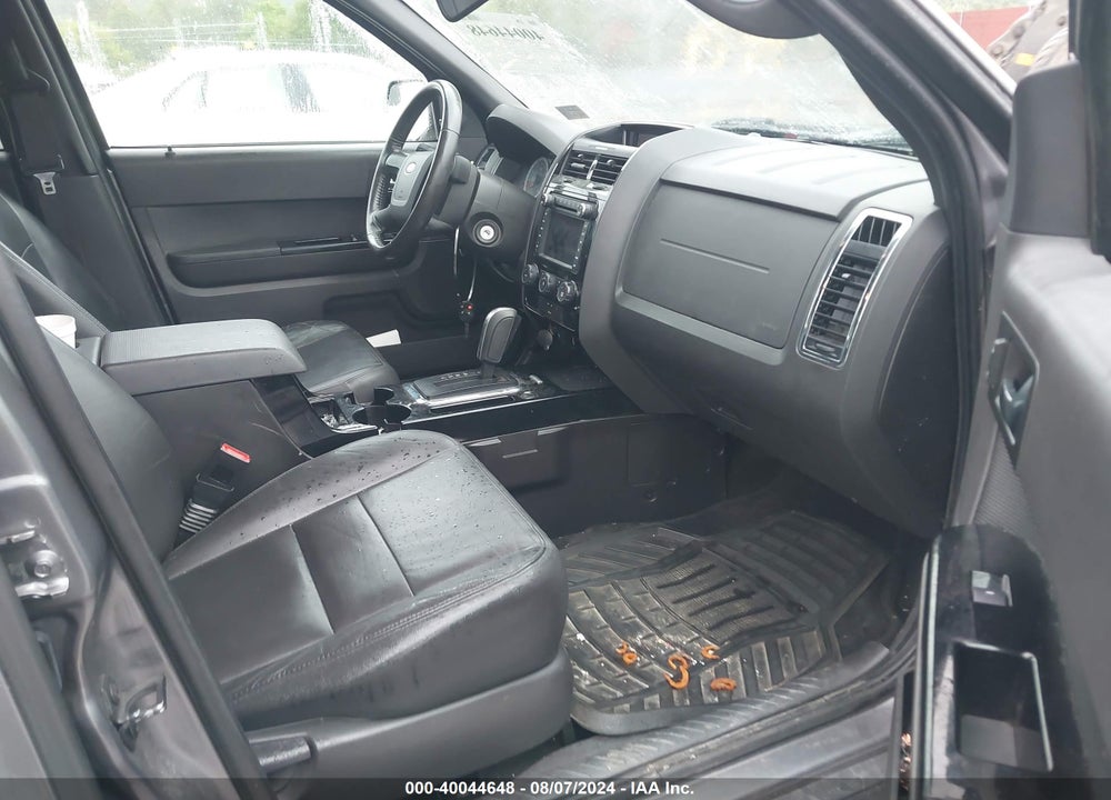 2011 FORD ESCAPE VIN: 1FMCU9EG1BKB38239