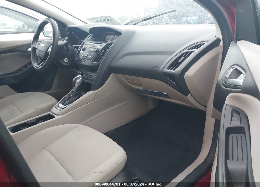 2015 FORD FOCUS SE VIN: 1FADP3K25FL318223