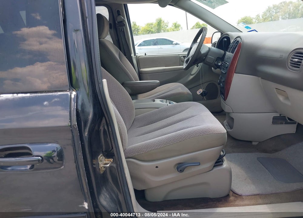 2007 CHRYSLER TOWN & COUNTRY VIN: 1A4GJ45R77B120493