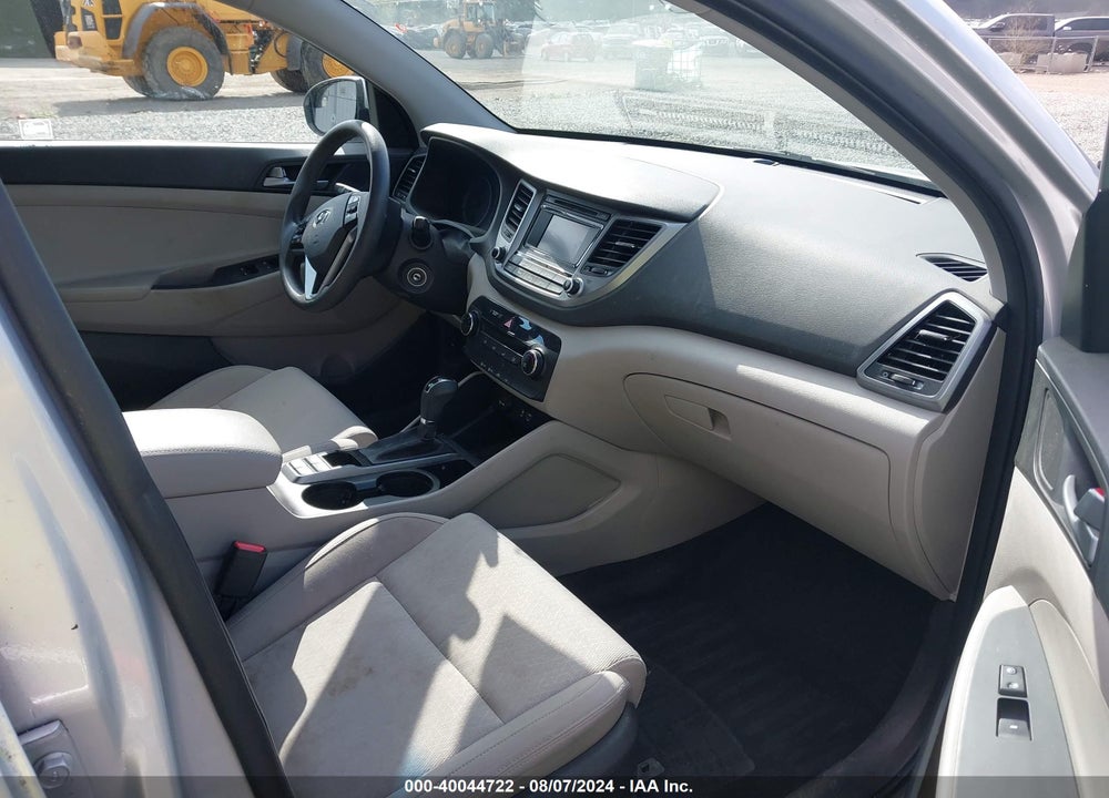 2016 HYUNDAI TUCSON SE VIN: KM8J3CA42GU116541