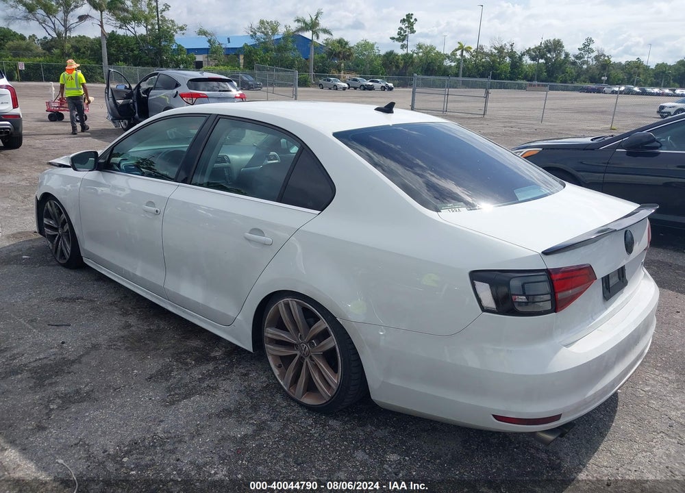 2016 VOLKSWAGEN JETTA 1.4T SE VIN: 3VWD67AJ2GM408925