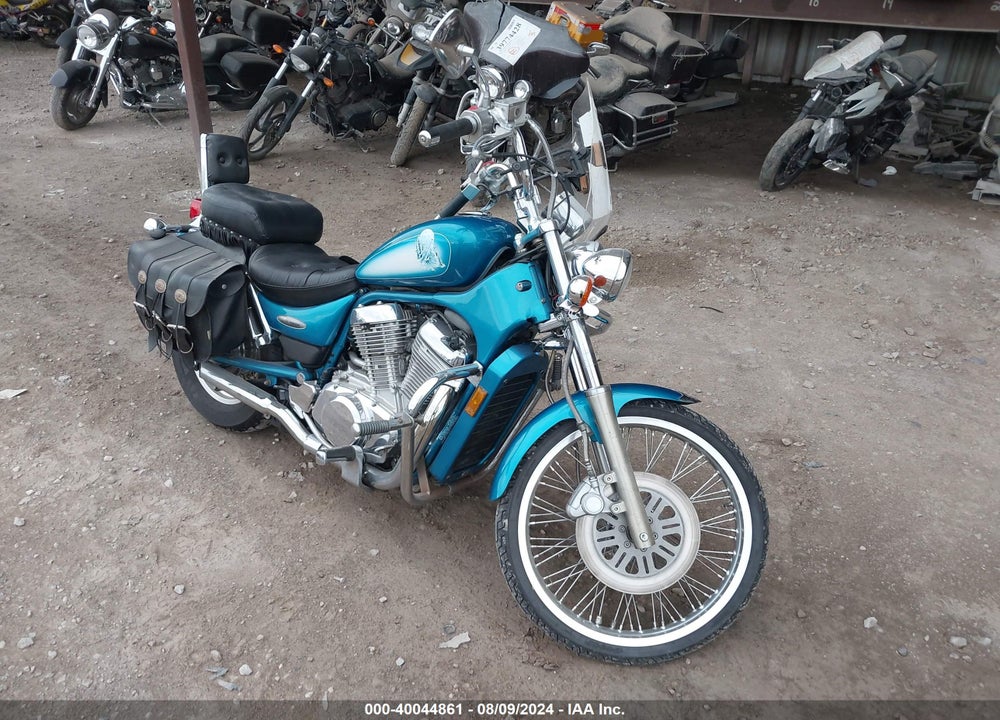 1996 SUZUKI VS800 GLP VIN: JS1VS52A6T2105048
