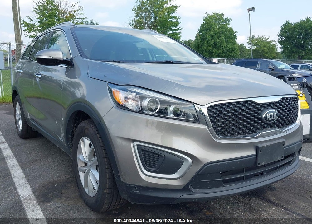 2018 KIA SORENTO 2.4L LX VIN: 5XYPGDA33JG377167