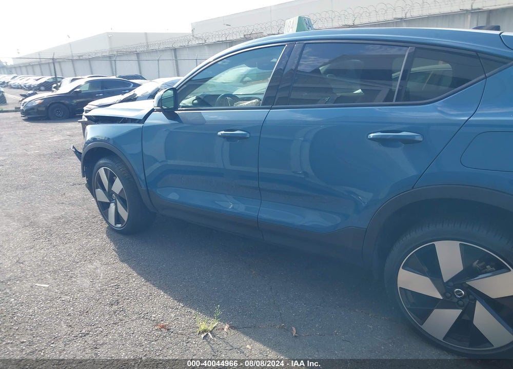2023 VOLVO C40 RECHARGE PURE ELECTRIC TWIN ULTIMATE VIN: YV4ED3GM8P2047583