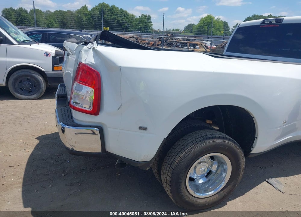 2024 RAM 3500 BIG HORN  4X4 8' BOX VIN: 3C63RRHL4RG318306