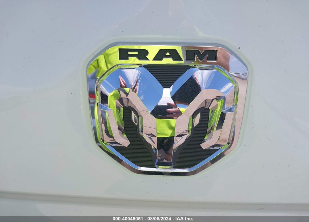 2024 RAM 3500 BIG HORN  4X4 8' BOX VIN: 3C63RRHL4RG318306