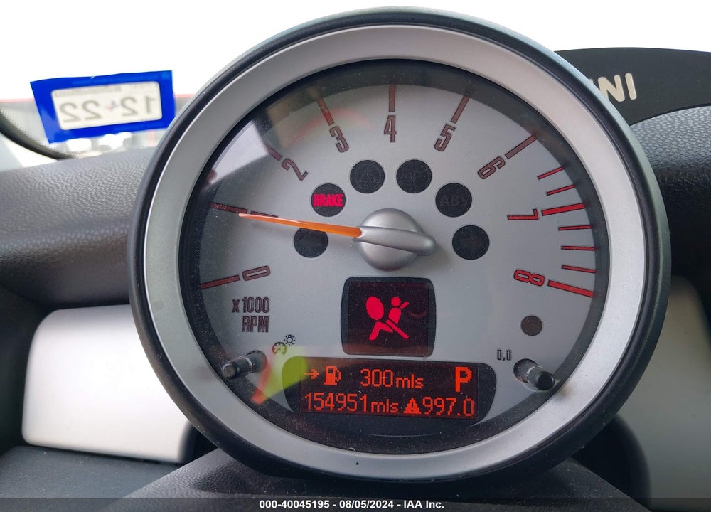 2009 MINI COOPER VIN: WMWMF33589TT68833