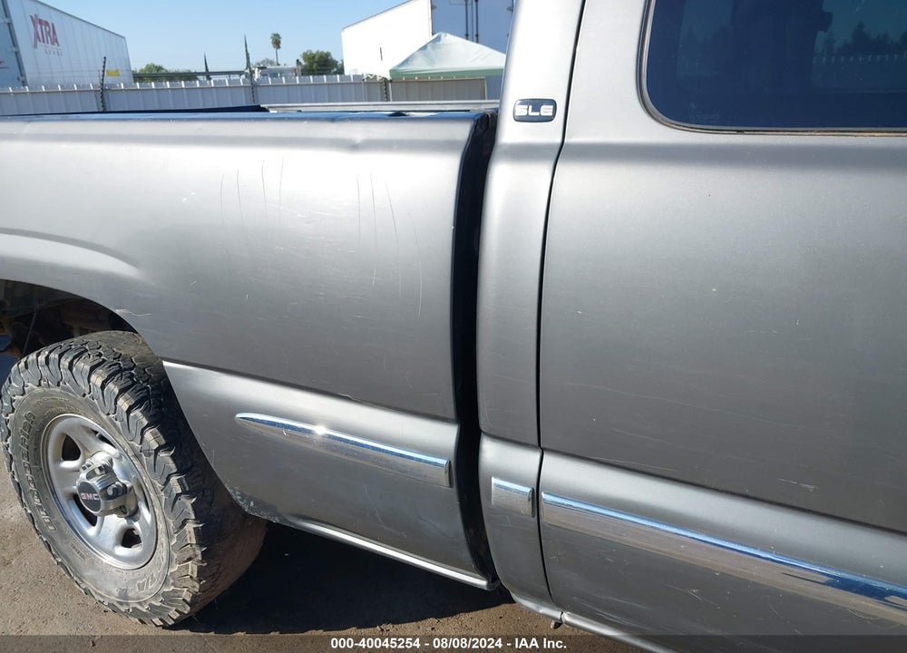 1999 GMC SIERRA 1500 SLE VIN: 2GTEK19T2X1550527