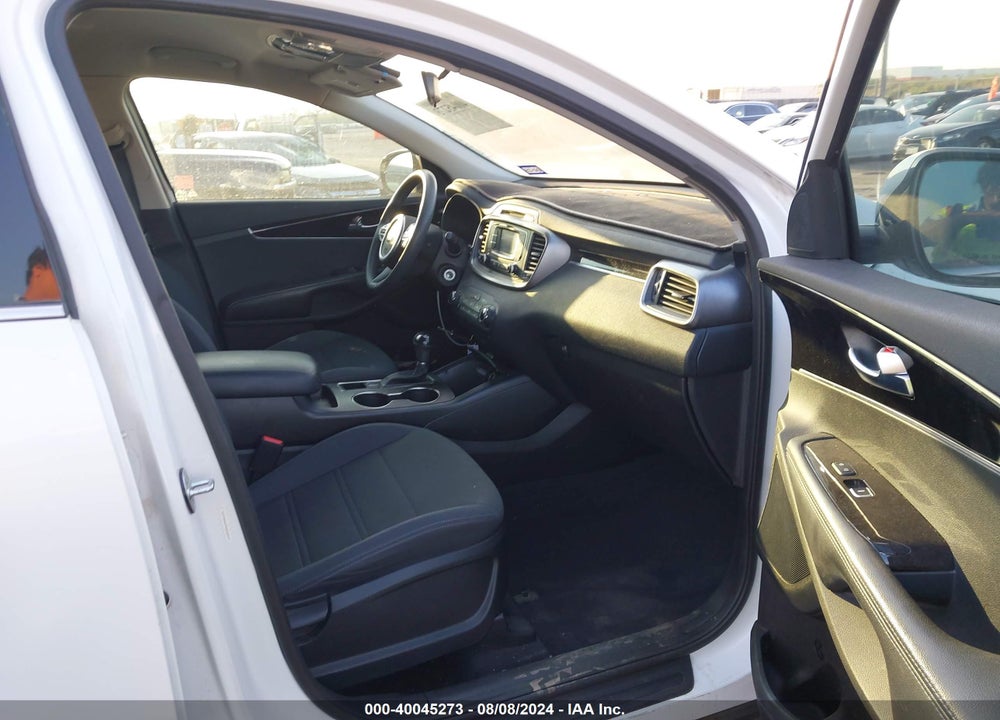 2016 KIA SORENTO 3.3L LX VIN: 5XYPG4A57GG030449