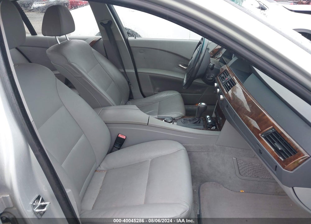 2007 BMW 530XI VIN: WBANF73547CU25537