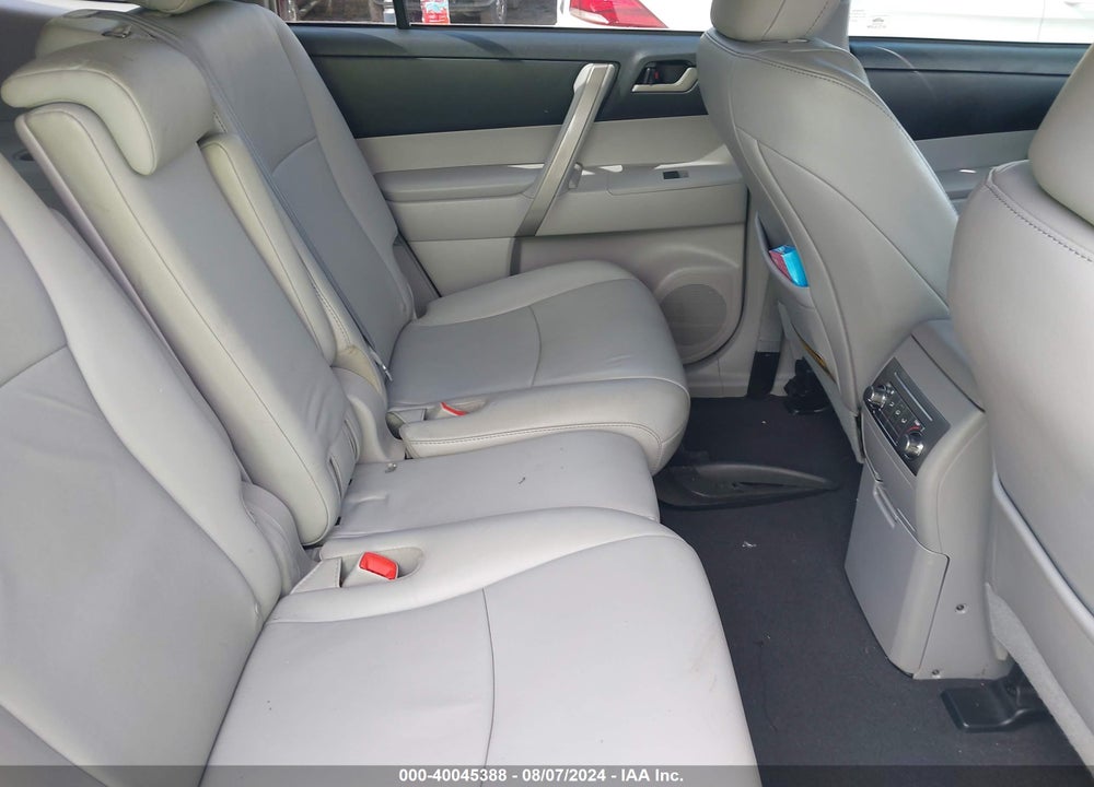 2011 TOYOTA HIGHLANDER SE V6 VIN: 5TDBK3EH5BS064781