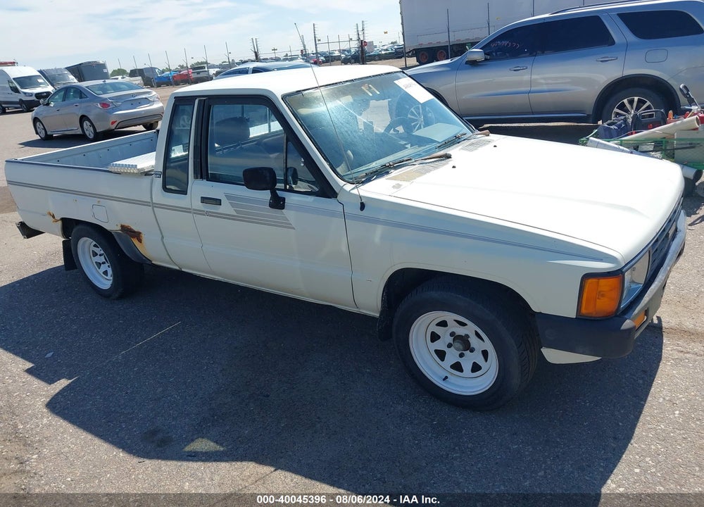 1986 TOYOTA PICKUP XTRACAB RN56 SR5 VIN: JT4RN56S5G0185123