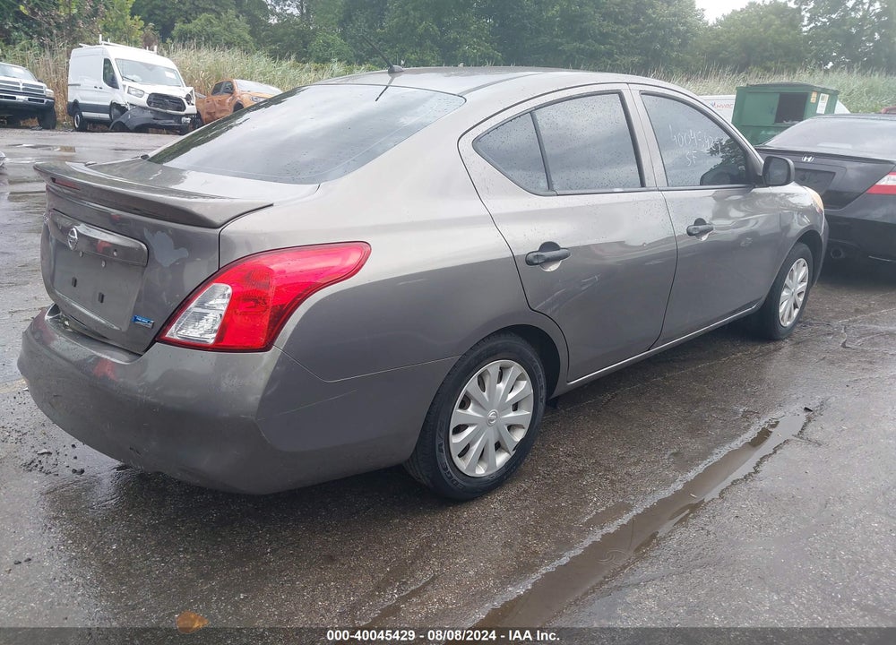 2013 NISSAN VERSA 1.6 S+ VIN: 3N1CN7AP2DL828274