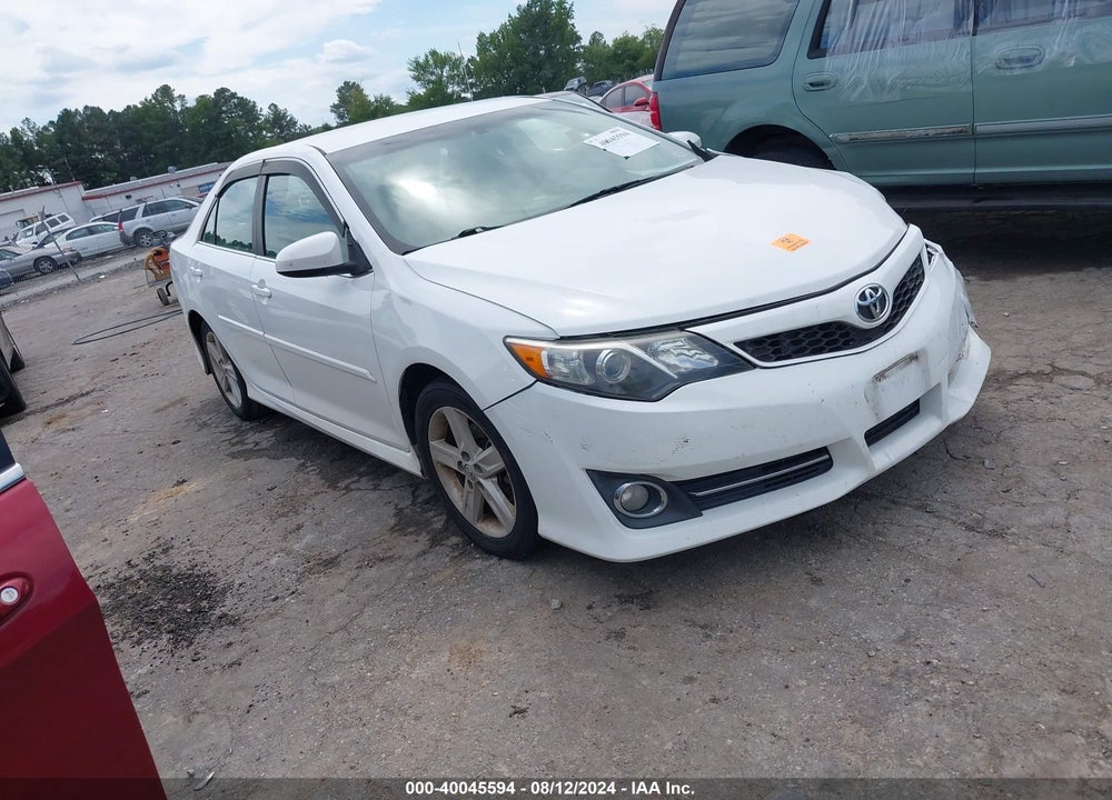 2014 TOYOTA CAMRY SE VIN: 4T1BF1FK5EU870859