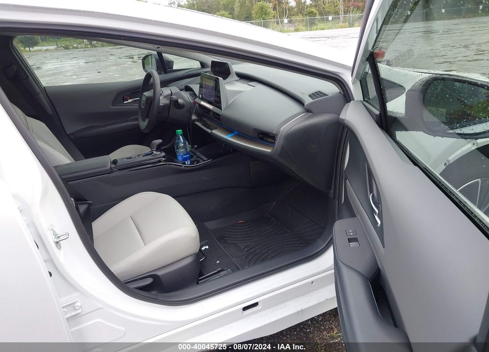 2024 TOYOTA PRIUS XLE VIN: JTDACAAU1R3025195