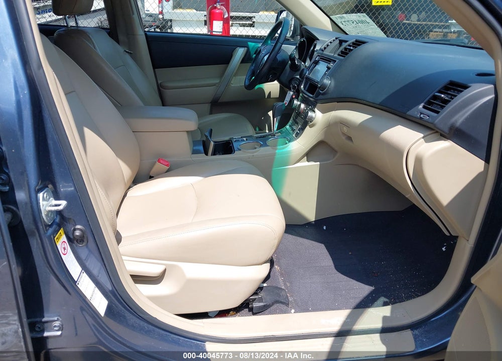 2013 TOYOTA HIGHLANDER SE V6 VIN: 5TDBK3EH7DS231595